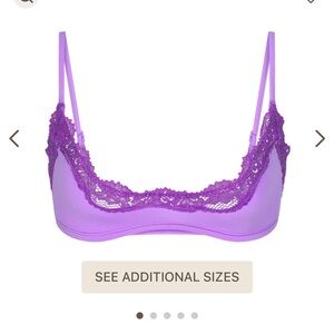 SKIMS Lace Scoop Bralette Size Small Violet Tonal Color NWOT